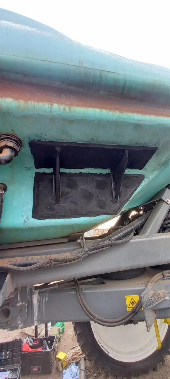 Foto 6 der Reparatur — Spritzentank-Reparatur Berthoud Rapter 3240