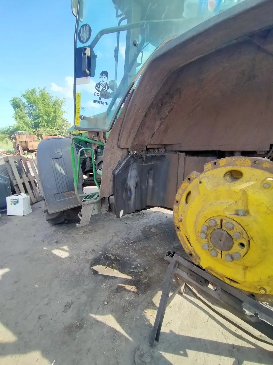 Foto 3 der Reparatur — Kraftstofftank-Reparatur John Deere 8400 — Juli 2023