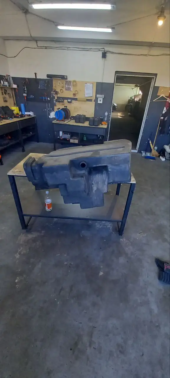 Foto 10 der Reparatur — Kraftstofftank-Reparatur Case 210 Puma
