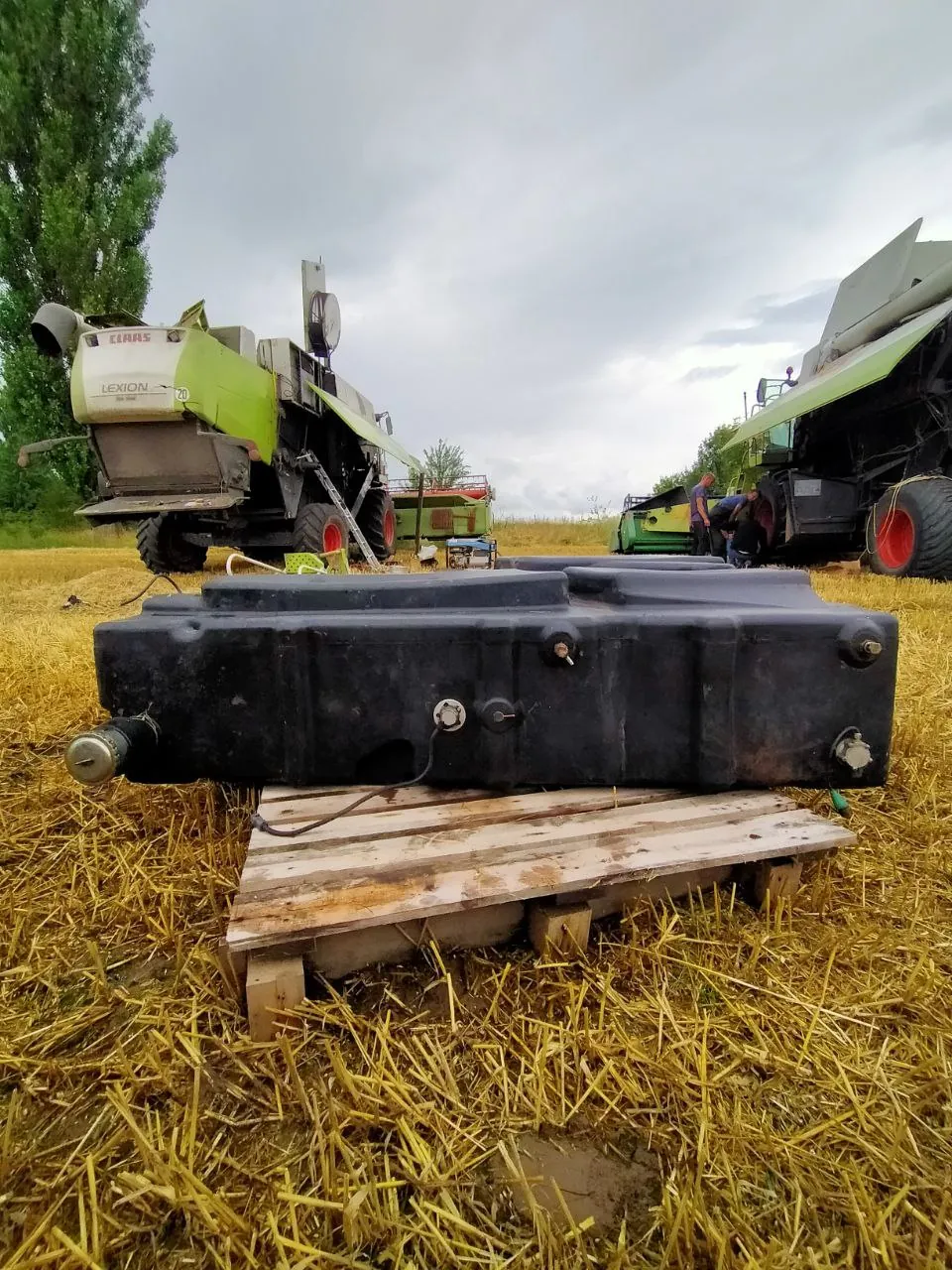 Foto 8 der Reparatur — Kraftstofftank-Reparatur Claas Lexion 560 — August 2023