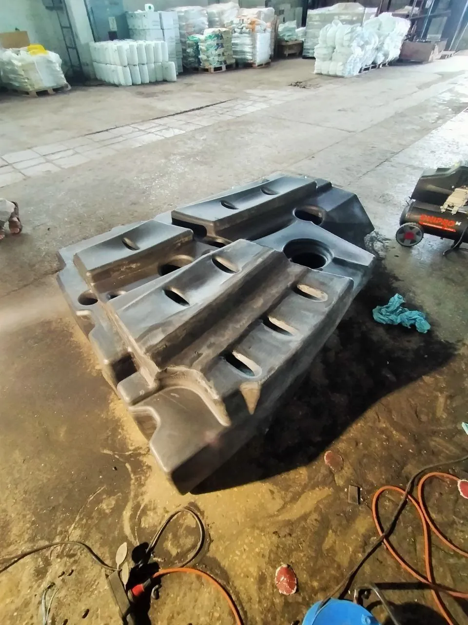 Foto 16 der Reparatur — Kraftstofftank-Reparatur Claas Lexion 560 — August 2023