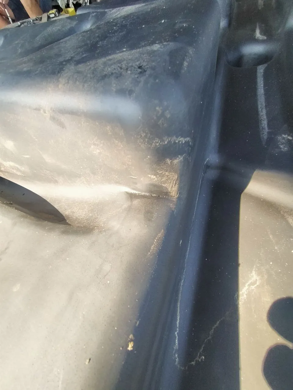 Foto 8 der Reparatur — Kraftstofftank-Reparatur Claas Lexion 550 — Riss an der typischen Stelle
