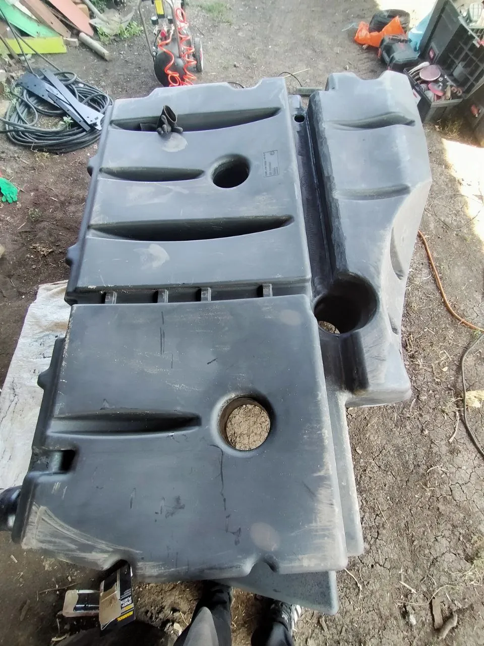 Foto 17 der Reparatur — Kraftstofftank-Reparatur Claas Lexion 550 — Riss an der typischen Stelle
