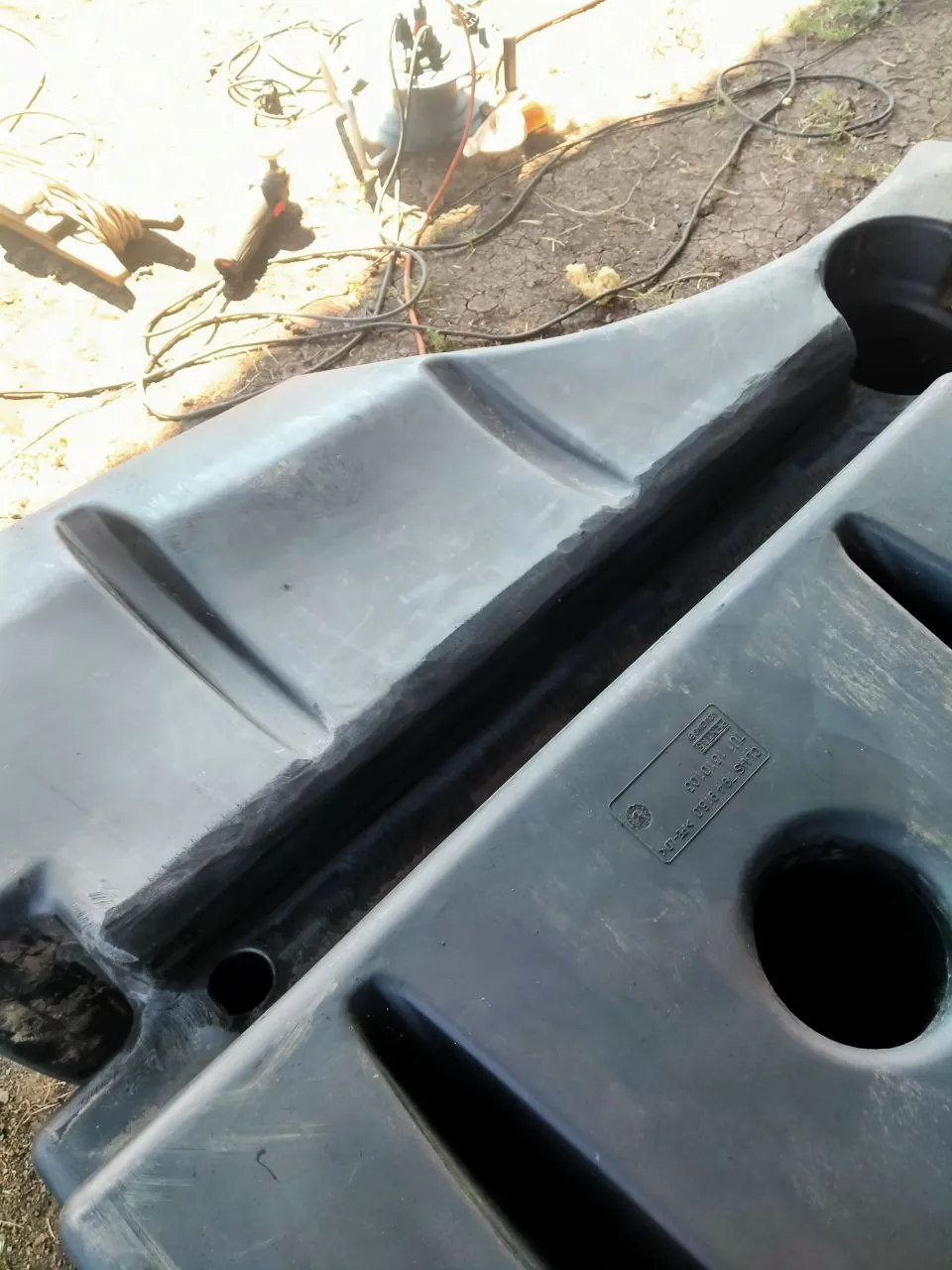 Foto 19 der Reparatur — Kraftstofftank-Reparatur Claas Lexion 550 — Riss an der typischen Stelle