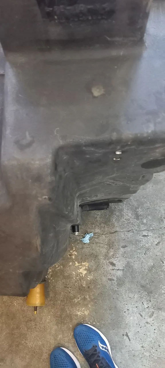 Foto 2 der Reparatur — Kraftstofftank-Reparatur Case 340 — Kleiner Riss am Befestigungspunkt