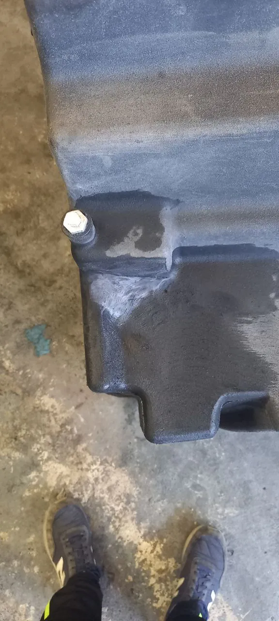 Foto 8 der Reparatur — Kraftstofftank-Reparatur Case 340 — Kleiner Riss am Befestigungspunkt
