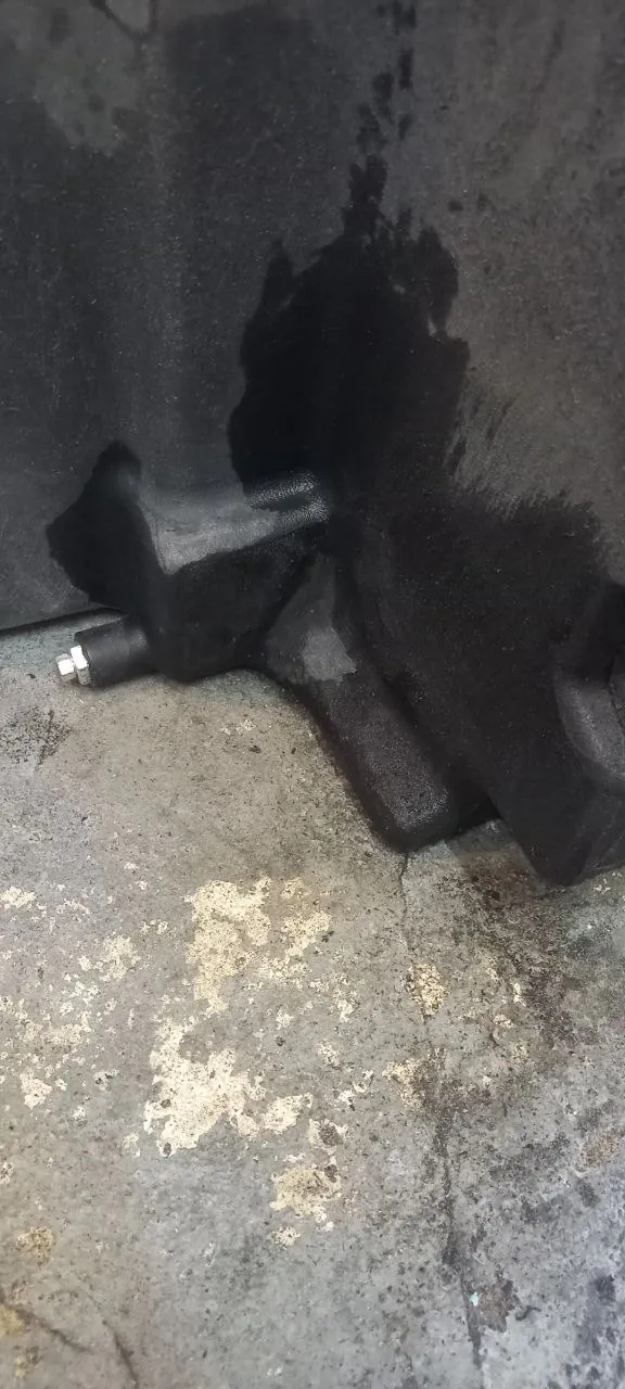 Foto 12 der Reparatur — Kraftstofftank-Reparatur Case 340 — Kleiner Riss am Befestigungspunkt