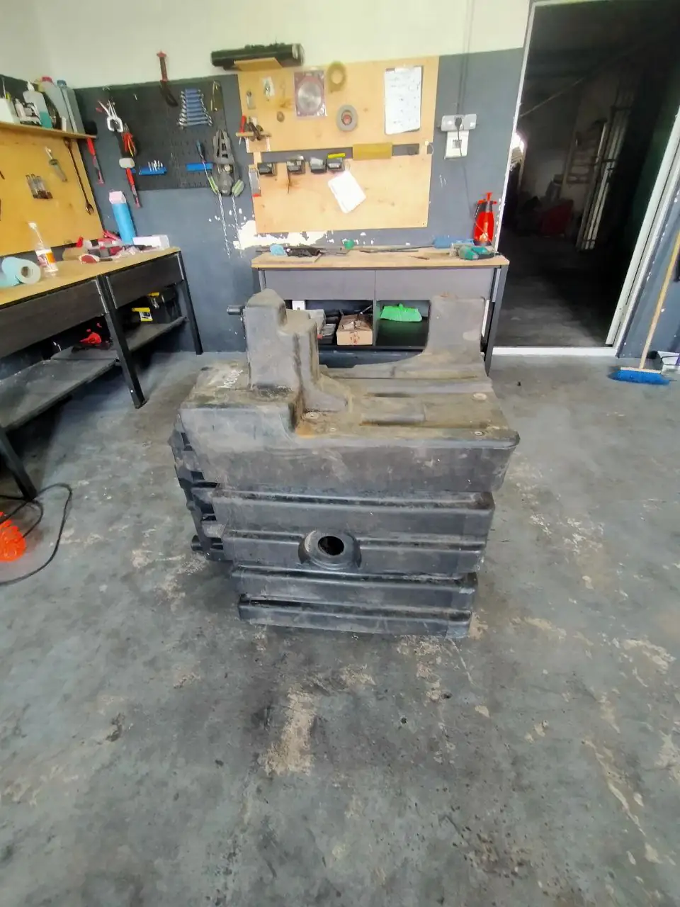 Foto 8 der Reparatur — Kraftstofftank-Reparatur Case 340 — Am Auspuff durchgebrannt