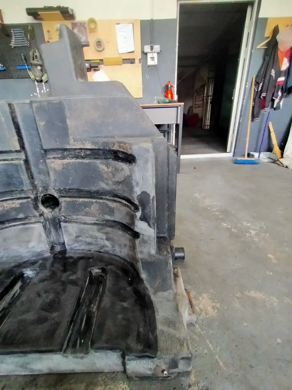 Foto 4 der Reparatur — Kraftstofftank-Reparatur Case 340 — Am Auspuff durchgebrannt