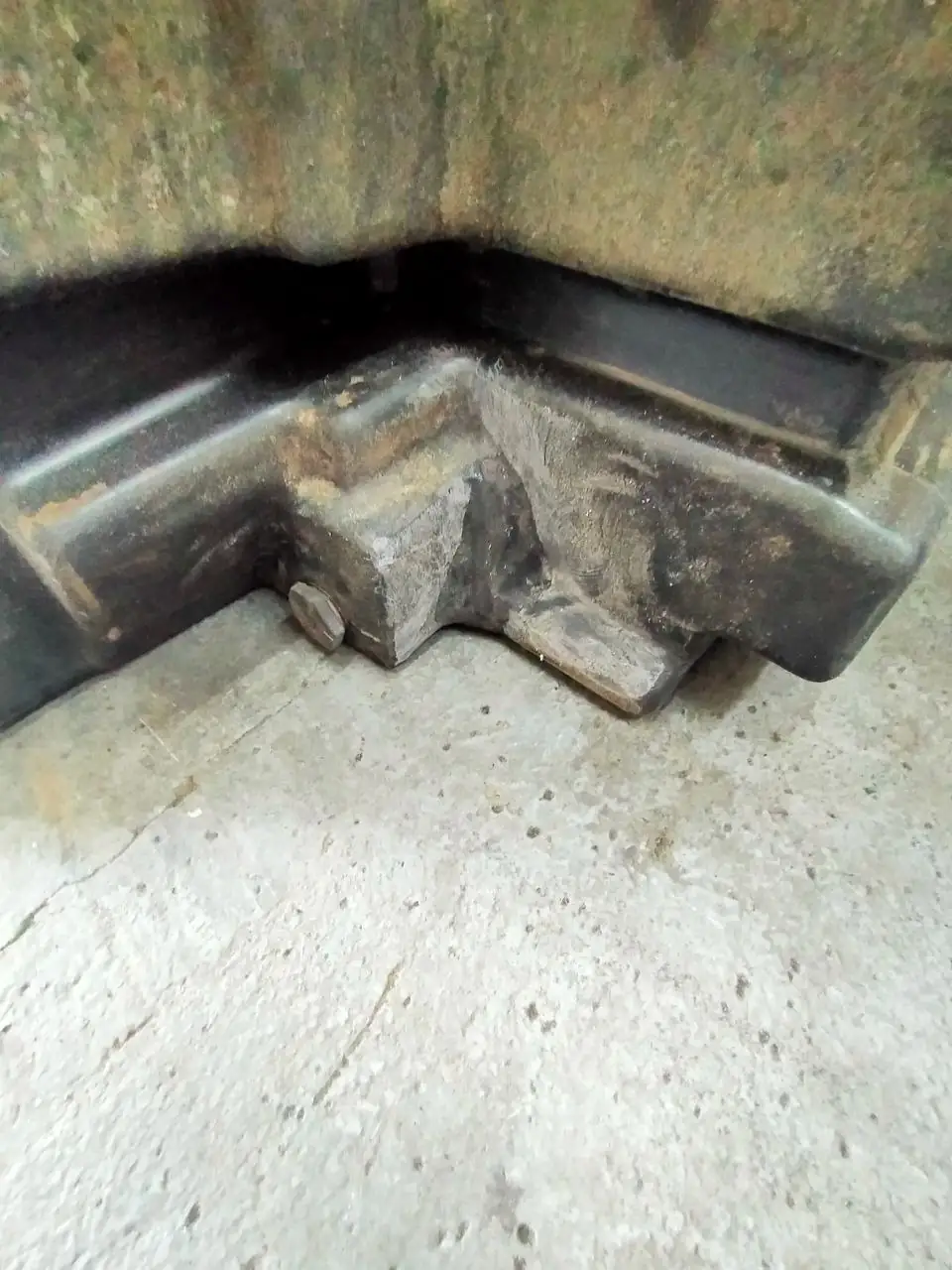 Foto 3 der Reparatur — Kraftstofftank-Reparatur Case 340 — Am Auspuff durchgebrannt