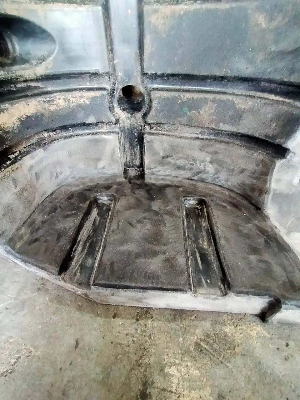 Foto 2 der Reparatur — Kraftstofftank-Reparatur Case 340 — Am Auspuff durchgebrannt