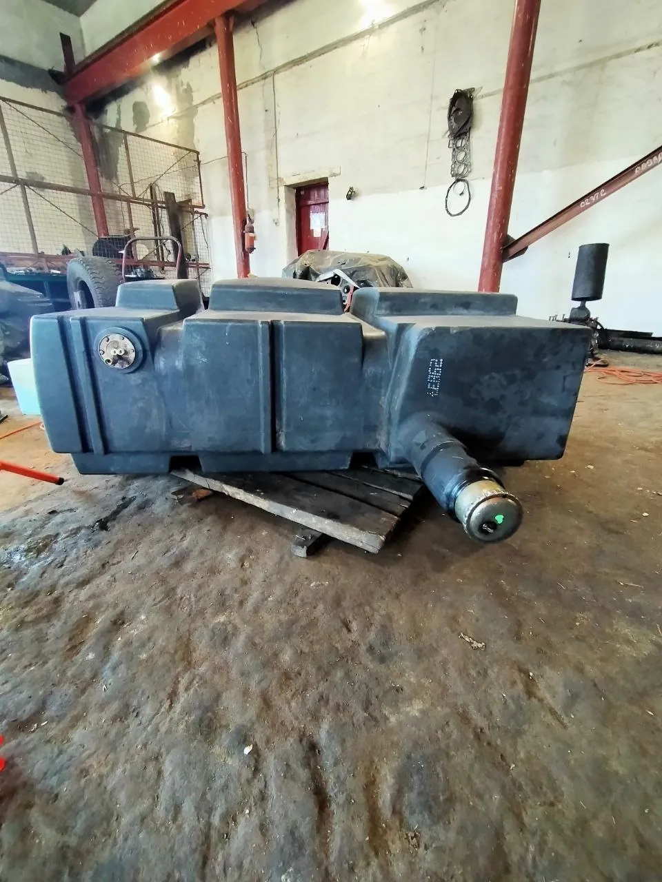 Foto 5 der Reparatur — Kraftstofftank-Reparatur New Holland — August 2023