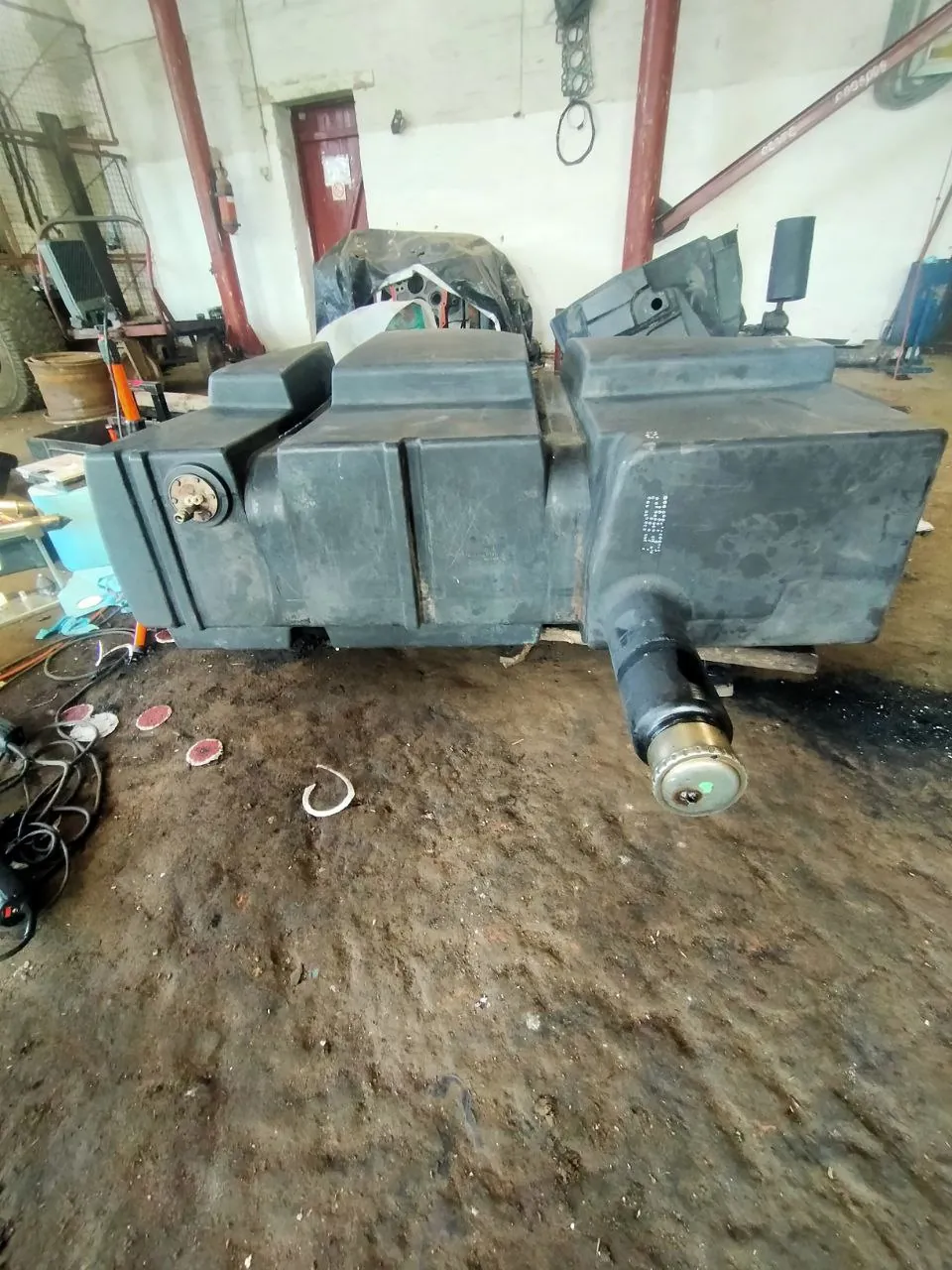 Foto 13 der Reparatur — Kraftstofftank-Reparatur New Holland — August 2023