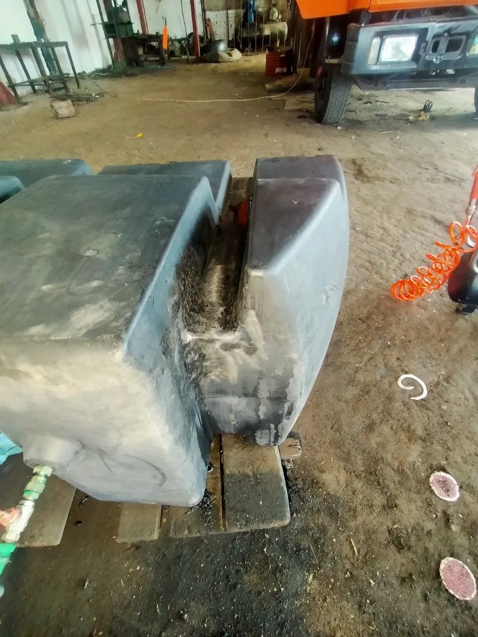 Foto 14 der Reparatur — Kraftstofftank-Reparatur New Holland — August 2023