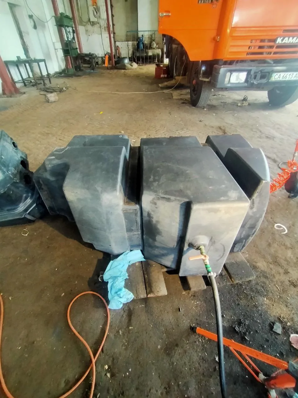 Foto 15 der Reparatur — Kraftstofftank-Reparatur New Holland — August 2023