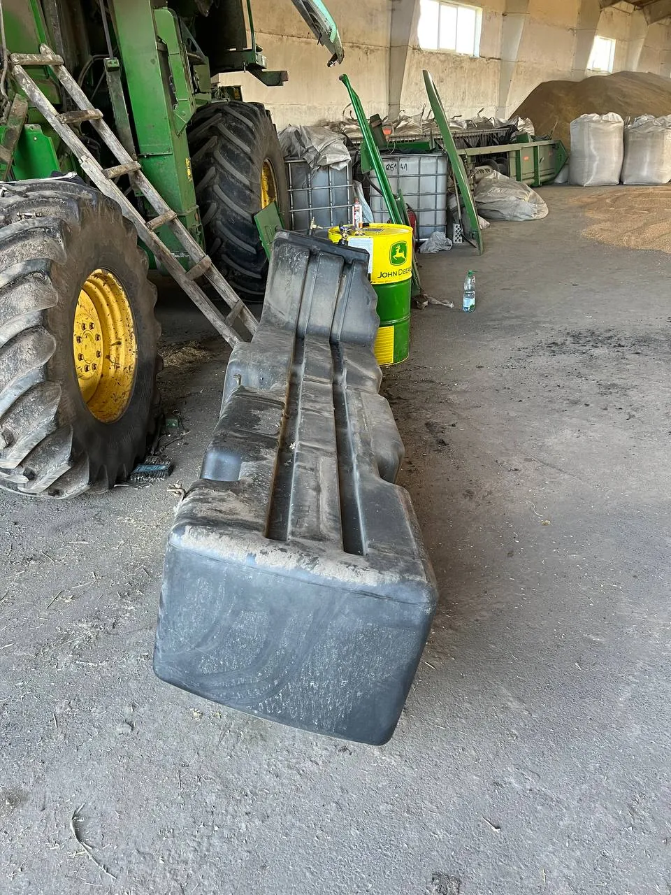 Foto 7 der Reparatur — Kraftstofftank-Reparatur John Deere 9680