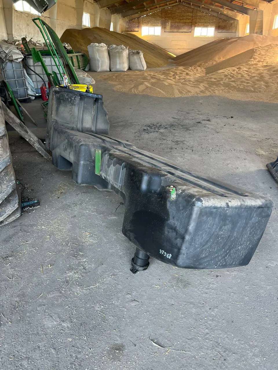 Foto 10 der Reparatur — Kraftstofftank-Reparatur John Deere 9680