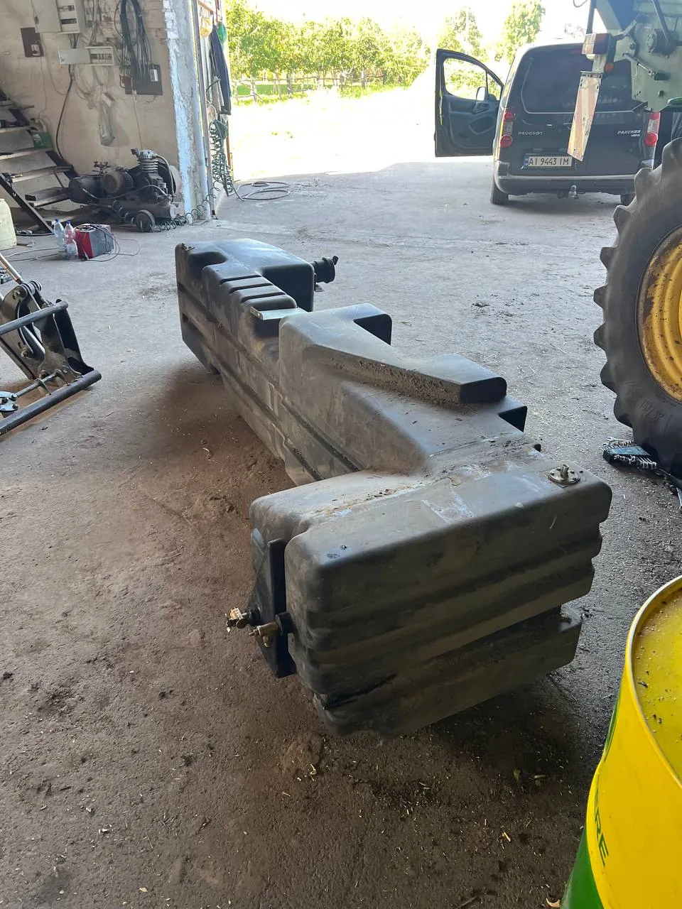Foto 13 der Reparatur — Kraftstofftank-Reparatur John Deere 9680