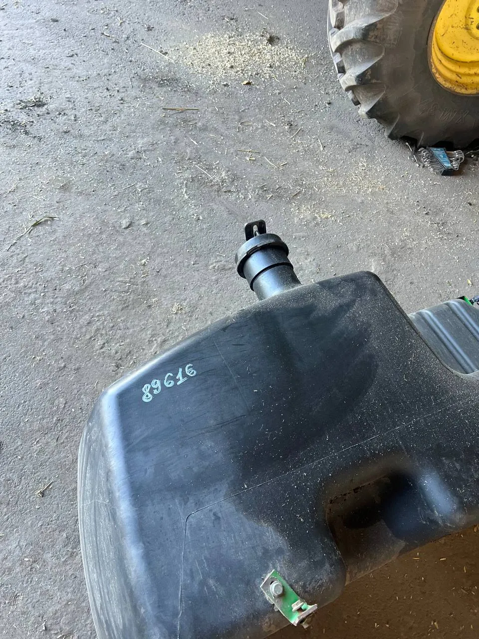 Foto 14 der Reparatur — Kraftstofftank-Reparatur John Deere 9680
