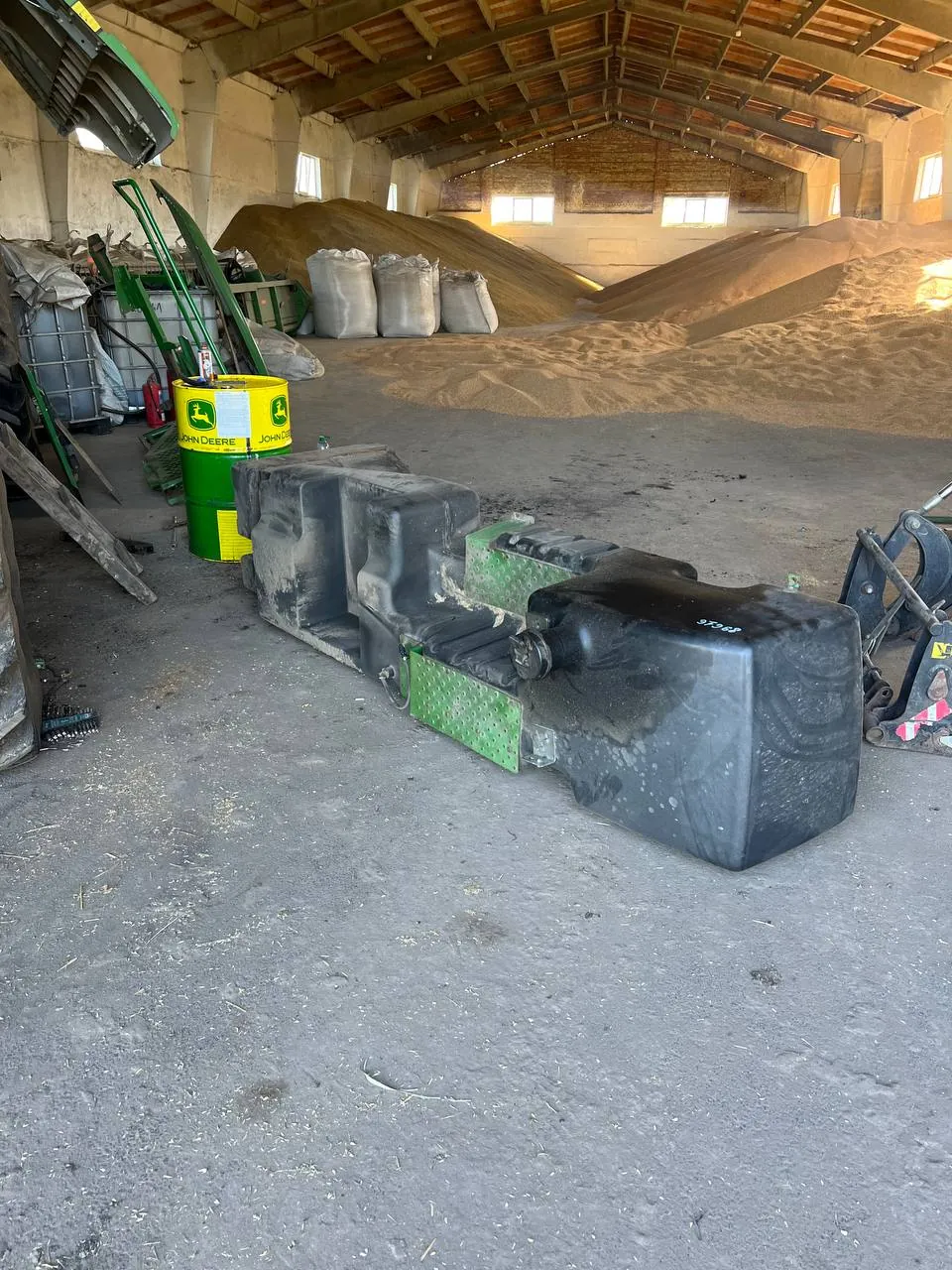 Foto 15 der Reparatur — Kraftstofftank-Reparatur John Deere 9680
