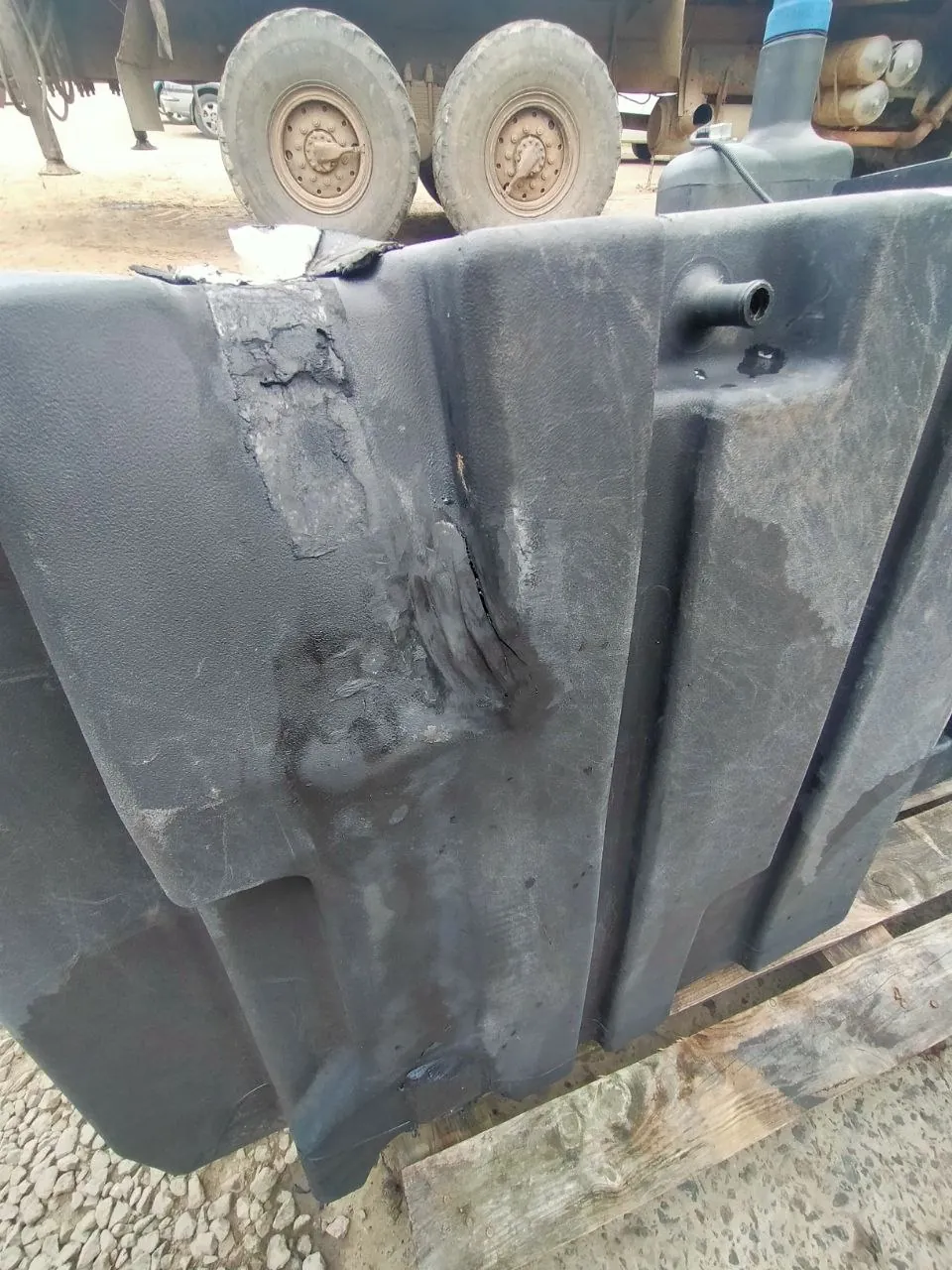 Foto 4 der Reparatur — Kraftstofftank-Reparatur New Holland T7070