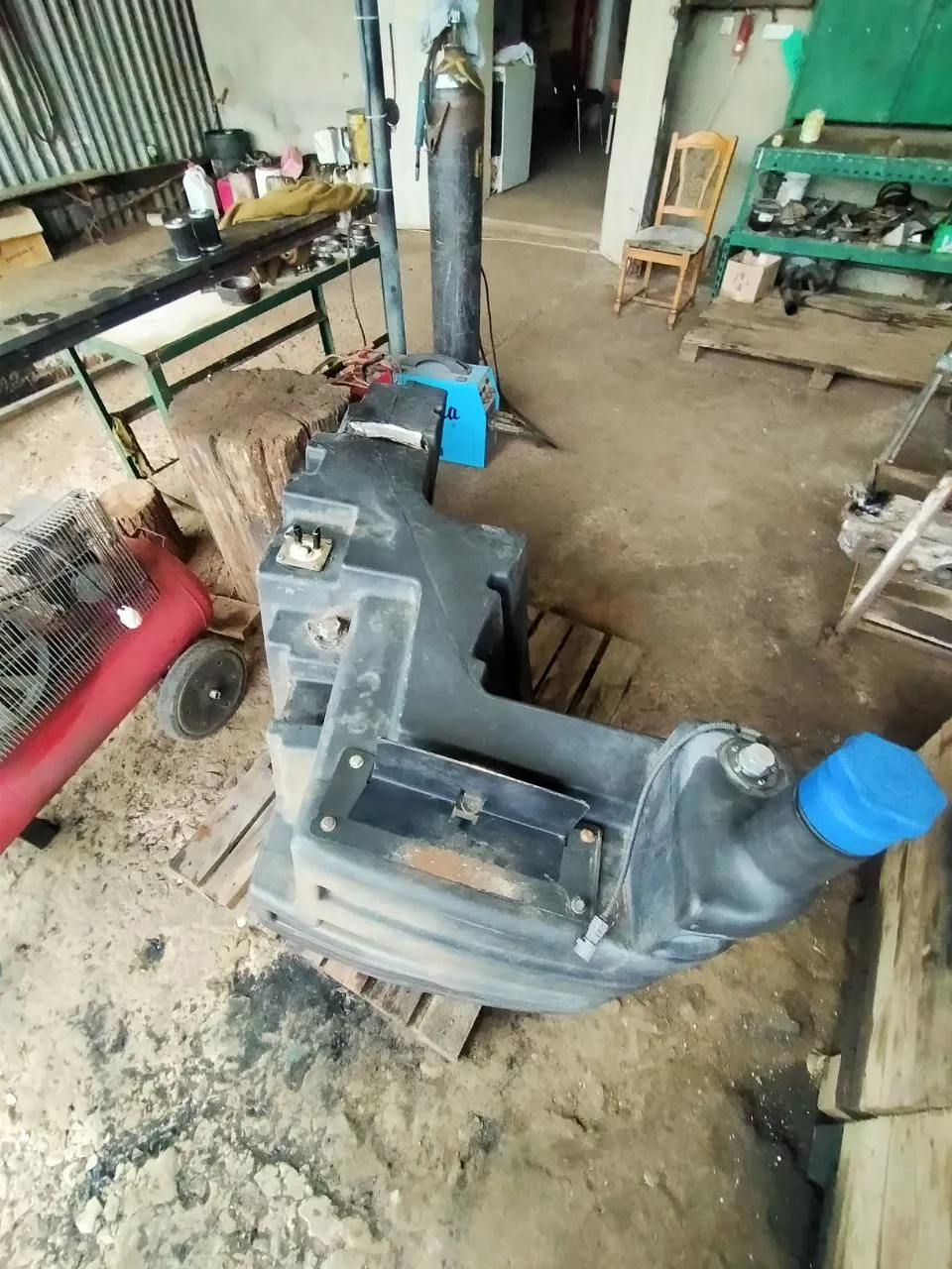 Foto 7 der Reparatur — Kraftstofftank-Reparatur New Holland T7070