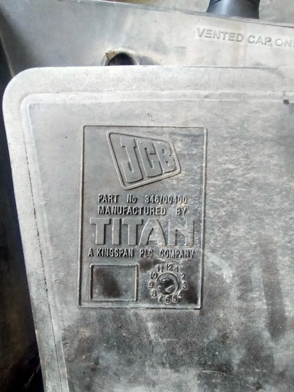 Foto 6 der Reparatur — Kraftstofftank-Reparatur JCB (3)