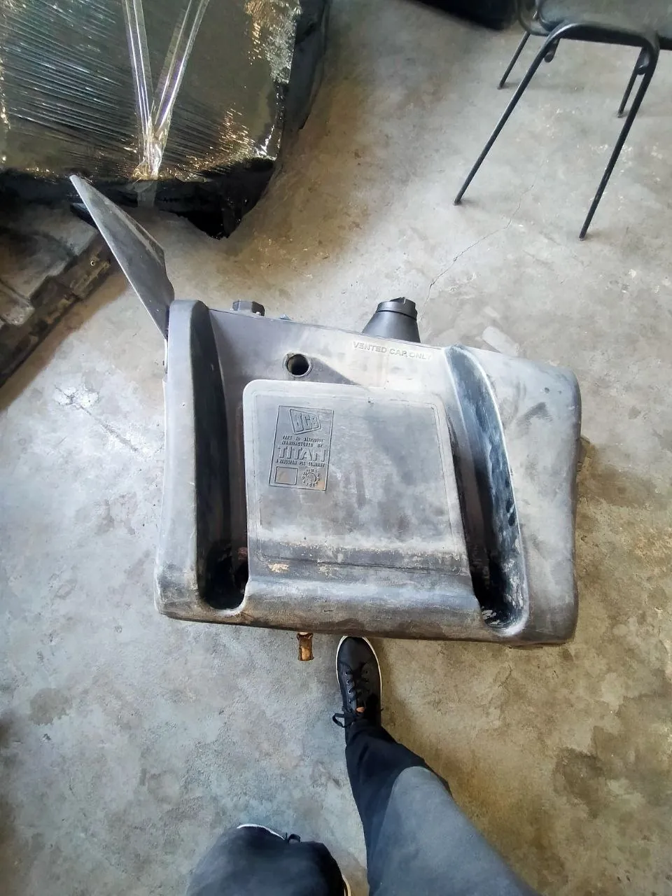 Foto 7 der Reparatur — Kraftstofftank-Reparatur JCB (3)