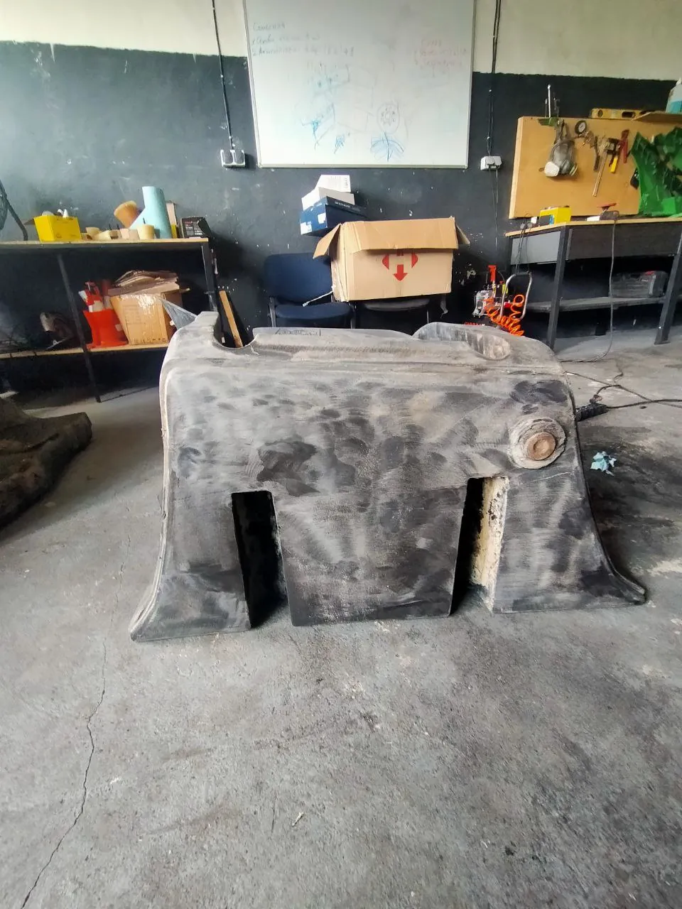 Foto 8 der Reparatur — Kraftstofftank-Reparatur JCB (3)
