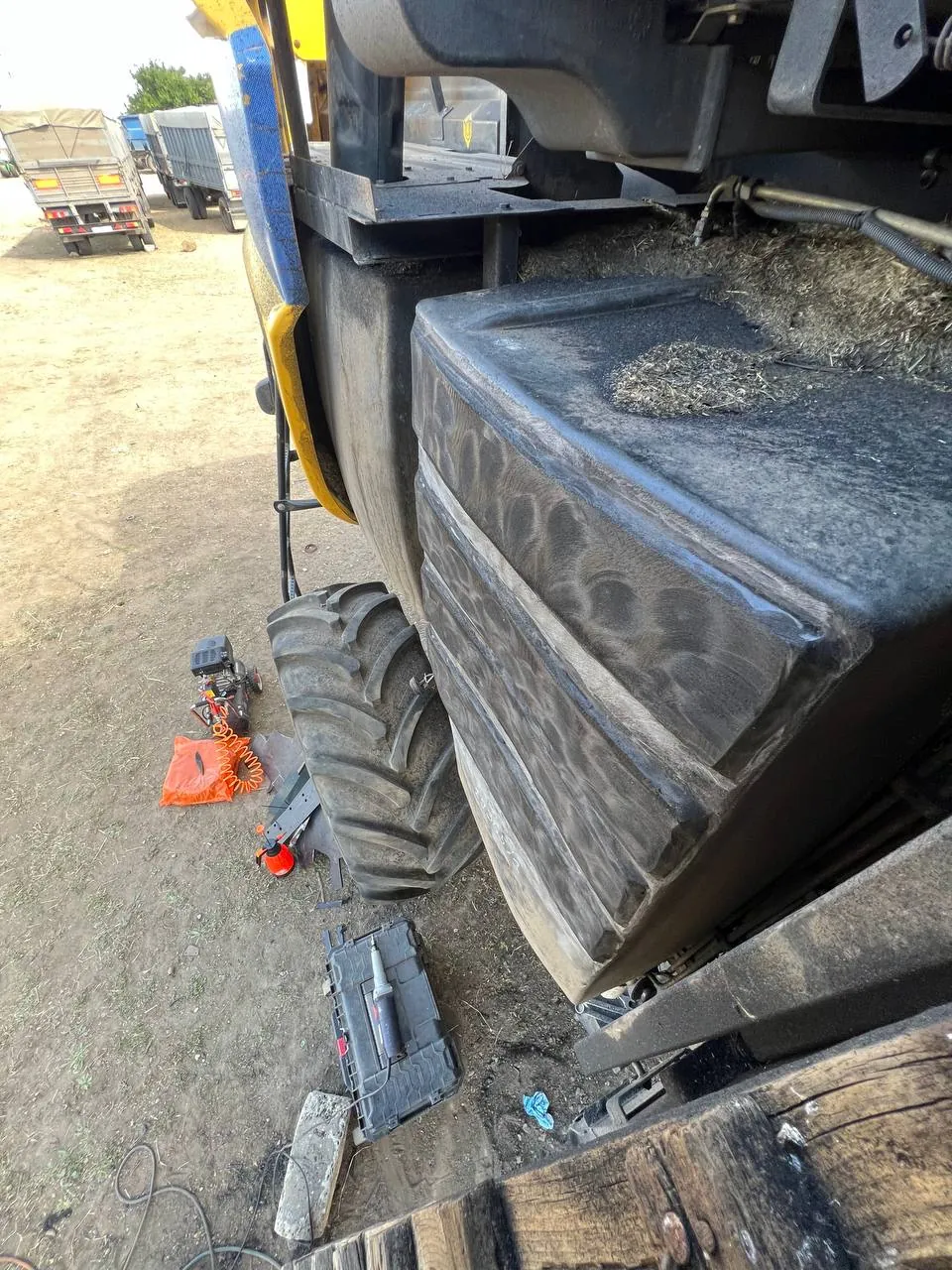 Foto 17 der Reparatur — Korntank-Reparatur John Deere