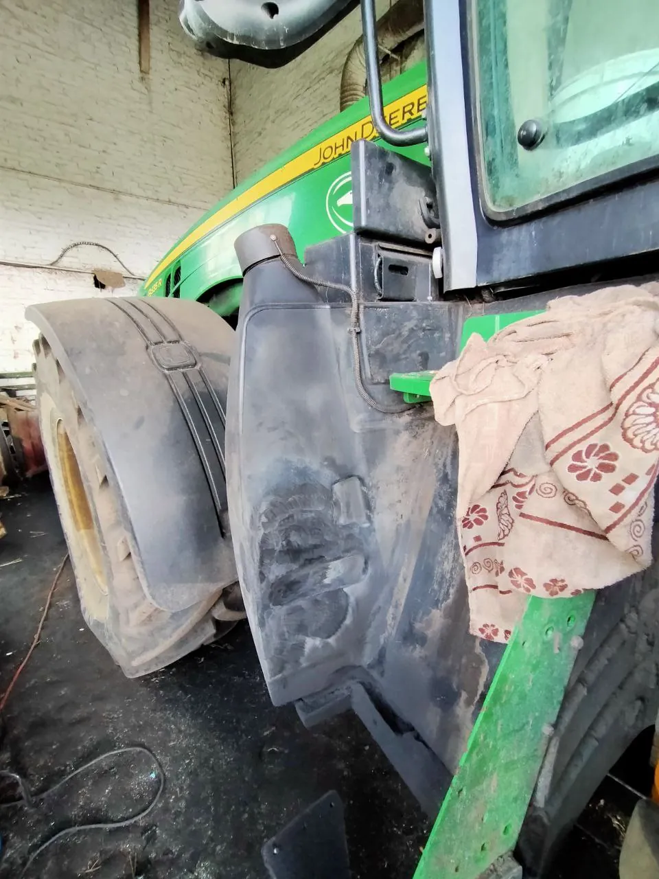 Foto 5 der Reparatur — Kraftstofftank-Reparatur John Deere 8335 R