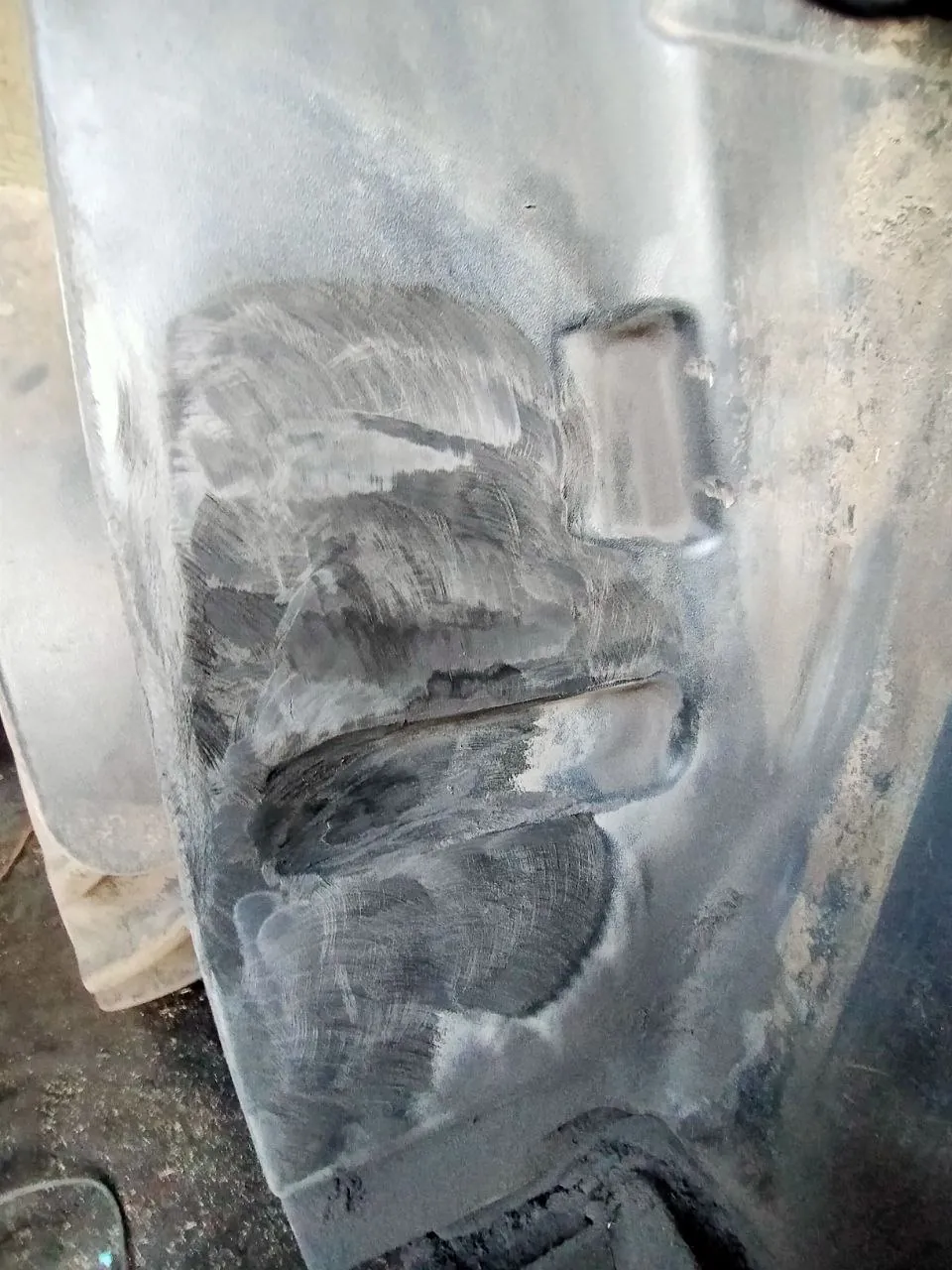 Foto 6 der Reparatur — Kraftstofftank-Reparatur John Deere 8335 R