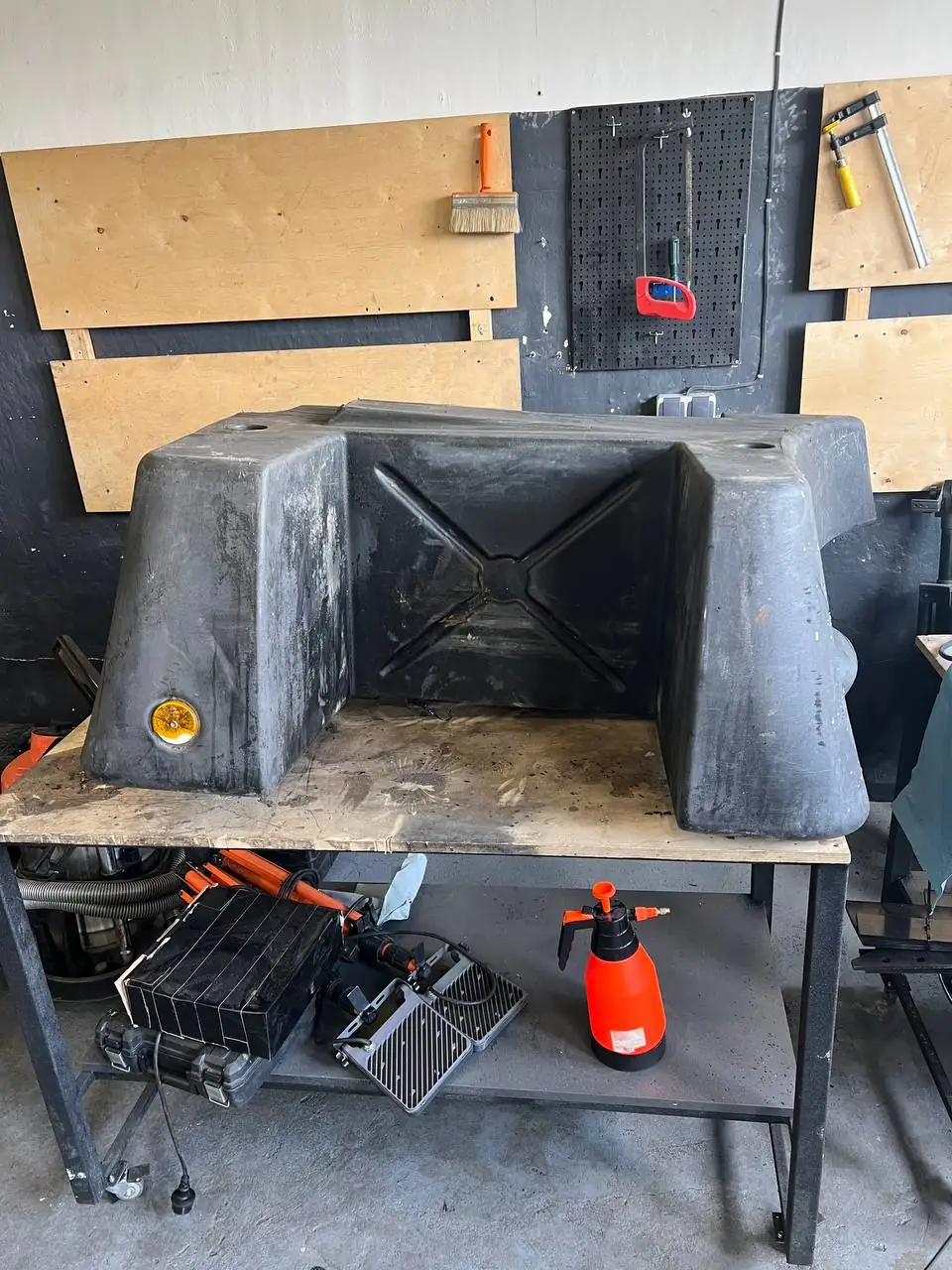 Foto 14 der Reparatur — Kraftstofftank-Reparatur JCB (2)