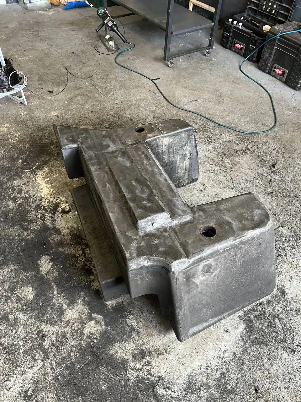 Foto 1 der Reparatur — Kraftstofftank-Reparatur JCB (2)