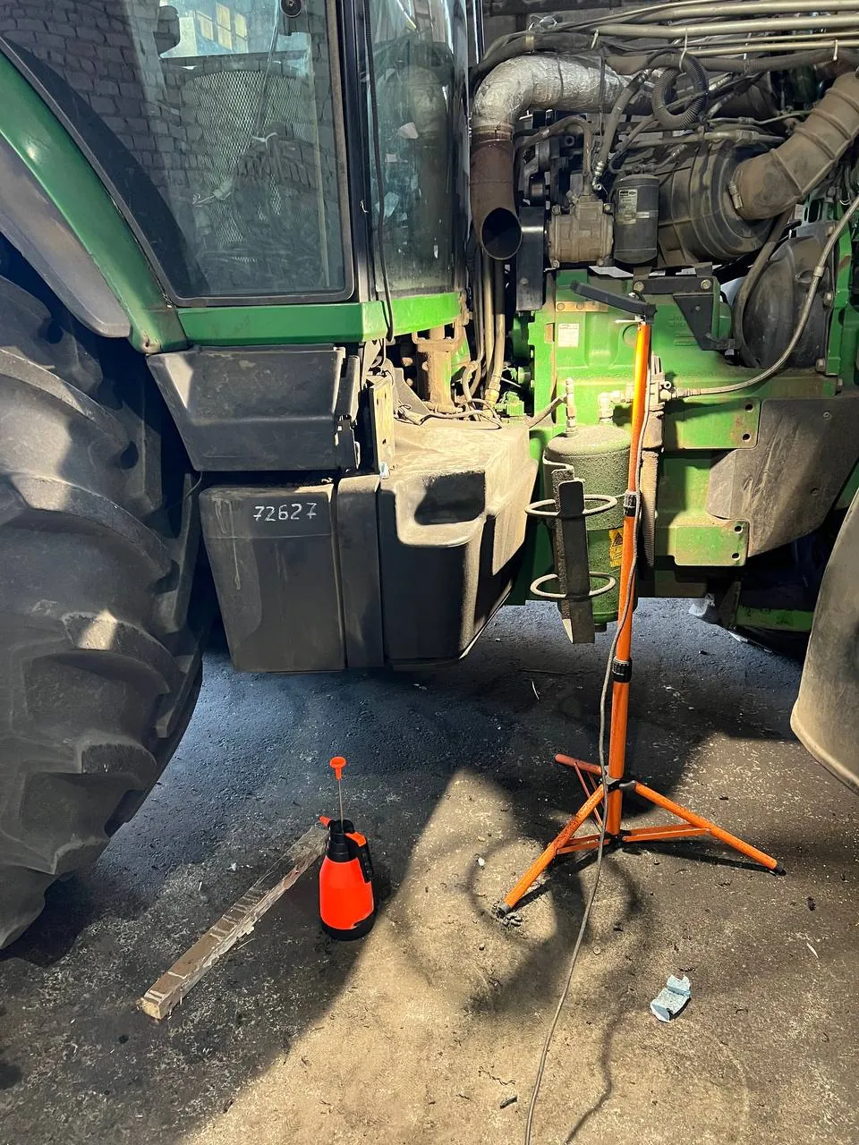 Foto 8 der Reparatur — Kraftstofftank-Reparatur John Deere 8400 — August 2023