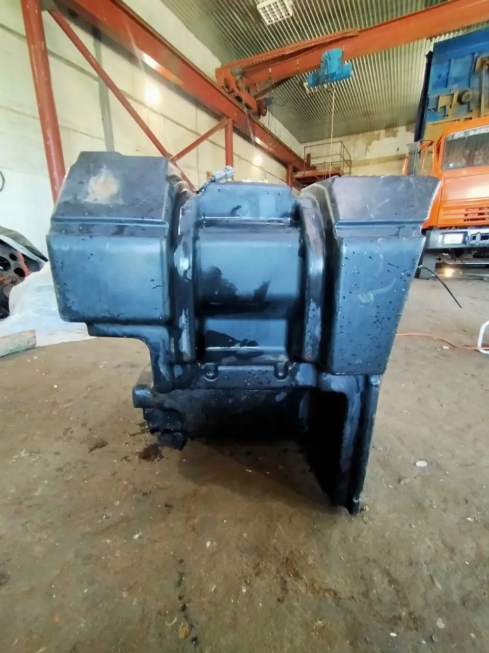 Foto 4 der Reparatur — Kraftstofftank-Reparatur Fendt 936 — Riss an der Ecke (typische Stelle)
