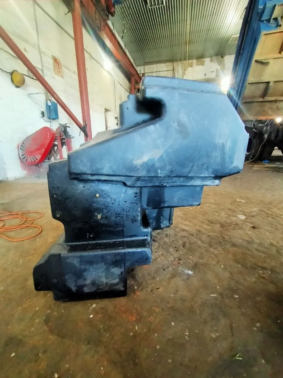 Foto 12 der Reparatur — Kraftstofftank-Reparatur Fendt 936 — Riss an der Ecke (typische Stelle)