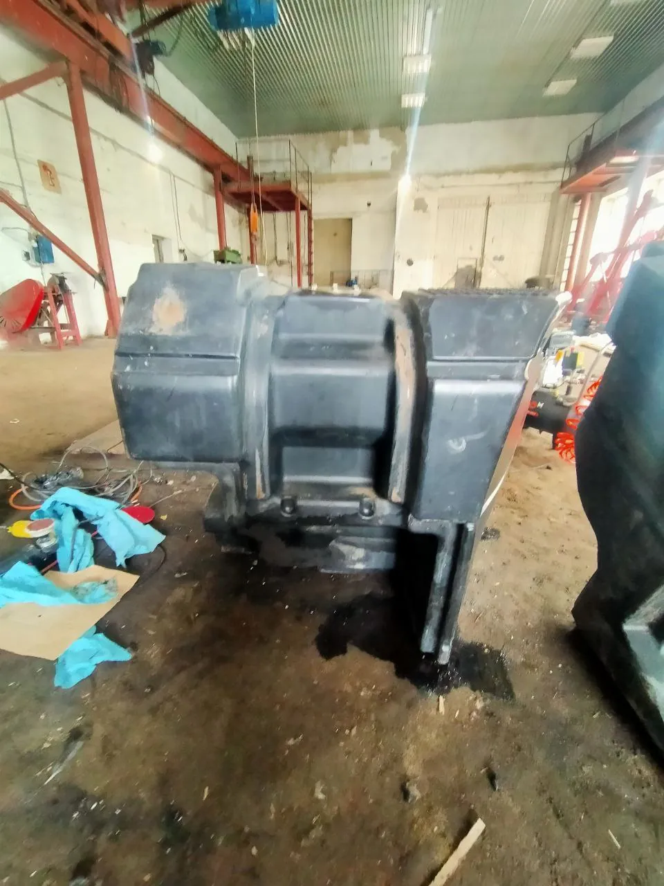 Foto 14 der Reparatur — Kraftstofftank-Reparatur Fendt 936 — Riss an der Ecke (typische Stelle)