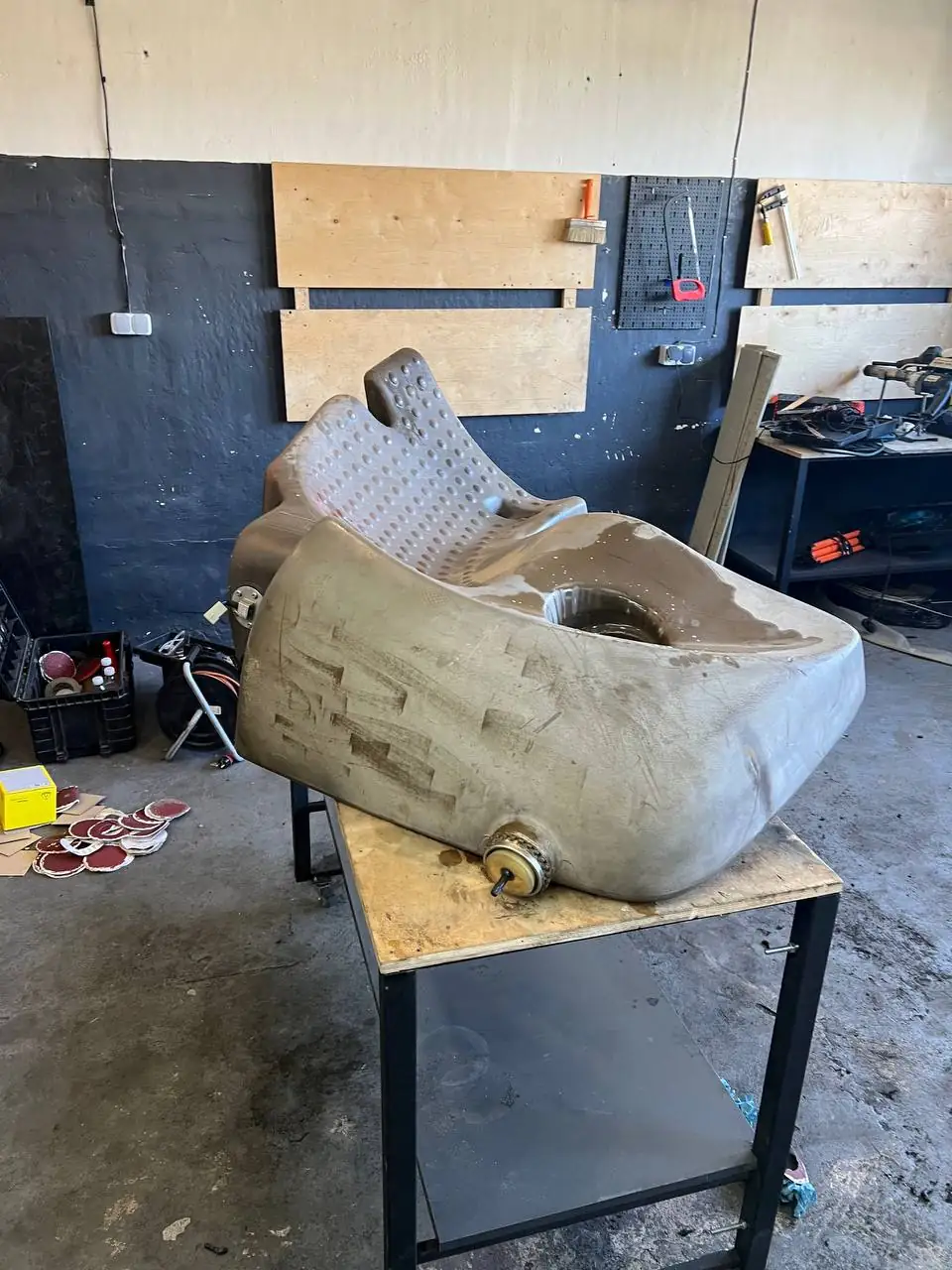 Foto 7 der Reparatur — Kraftstofftank-Reparatur Manitou