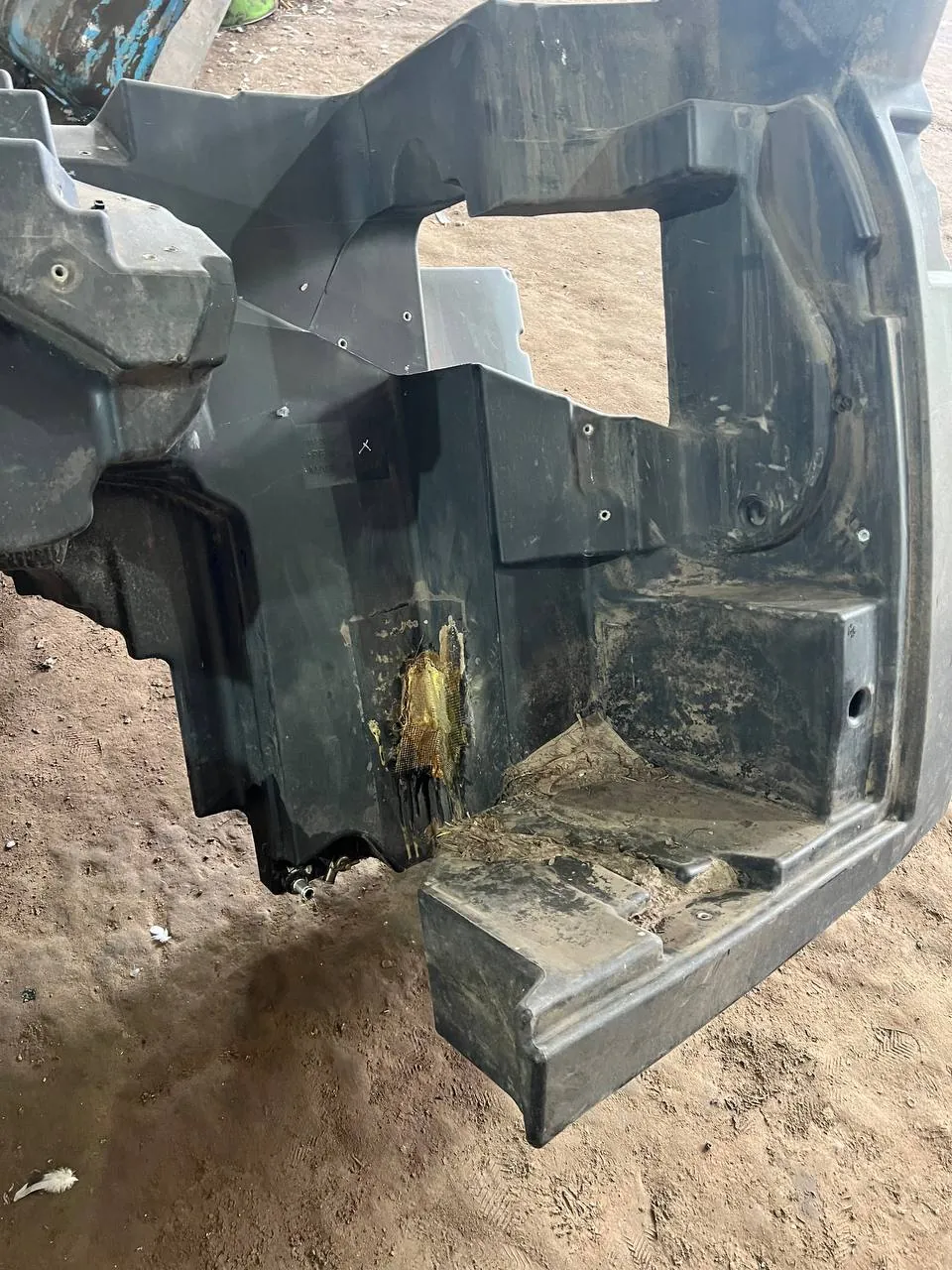 Foto 7 der Reparatur — Kraftstofftank-Reparatur Claas Lexion 580