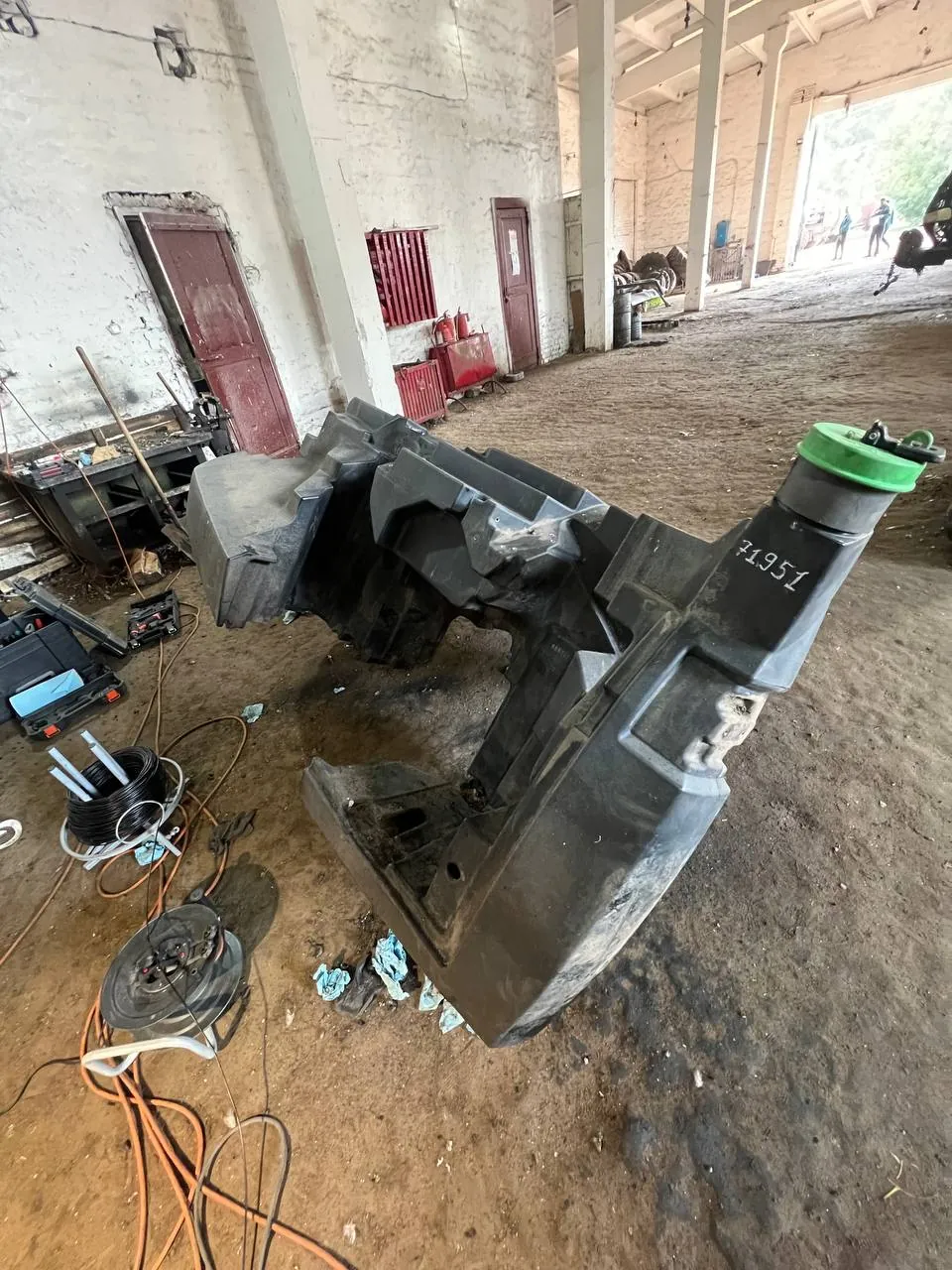 Foto 9 der Reparatur — Kraftstofftank-Reparatur Claas Lexion 580