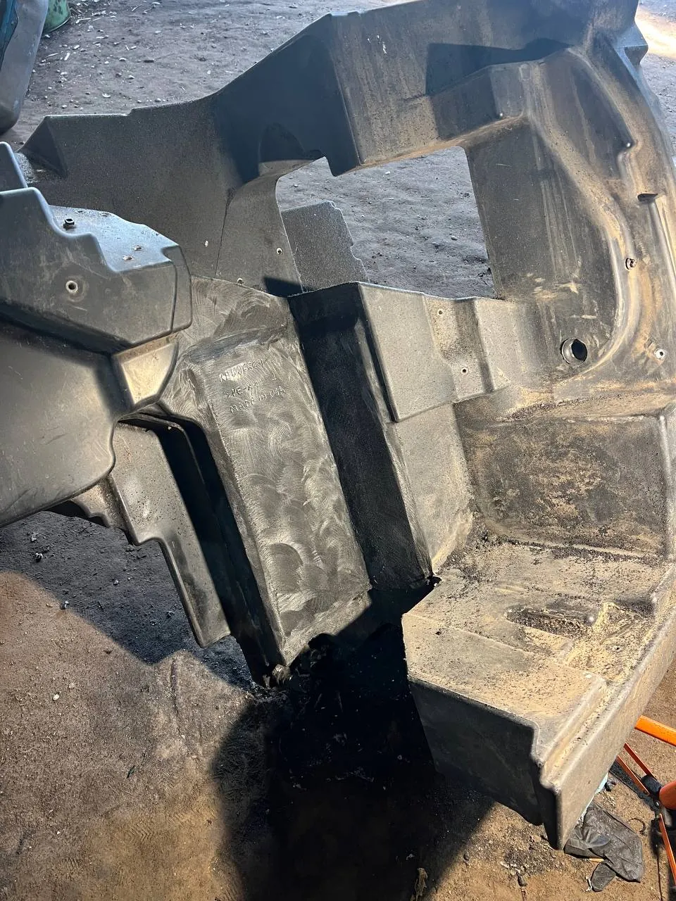 Foto 16 der Reparatur — Kraftstofftank-Reparatur Claas Lexion 580