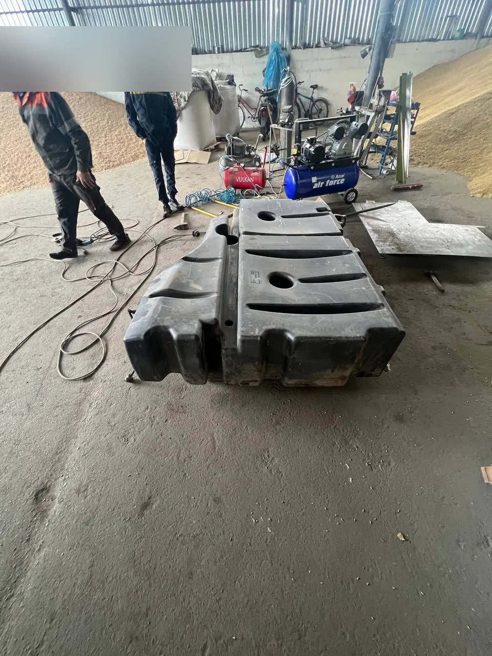 Foto 19 der Reparatur — Kraftstofftank-Reparatur Claas Lexion 580