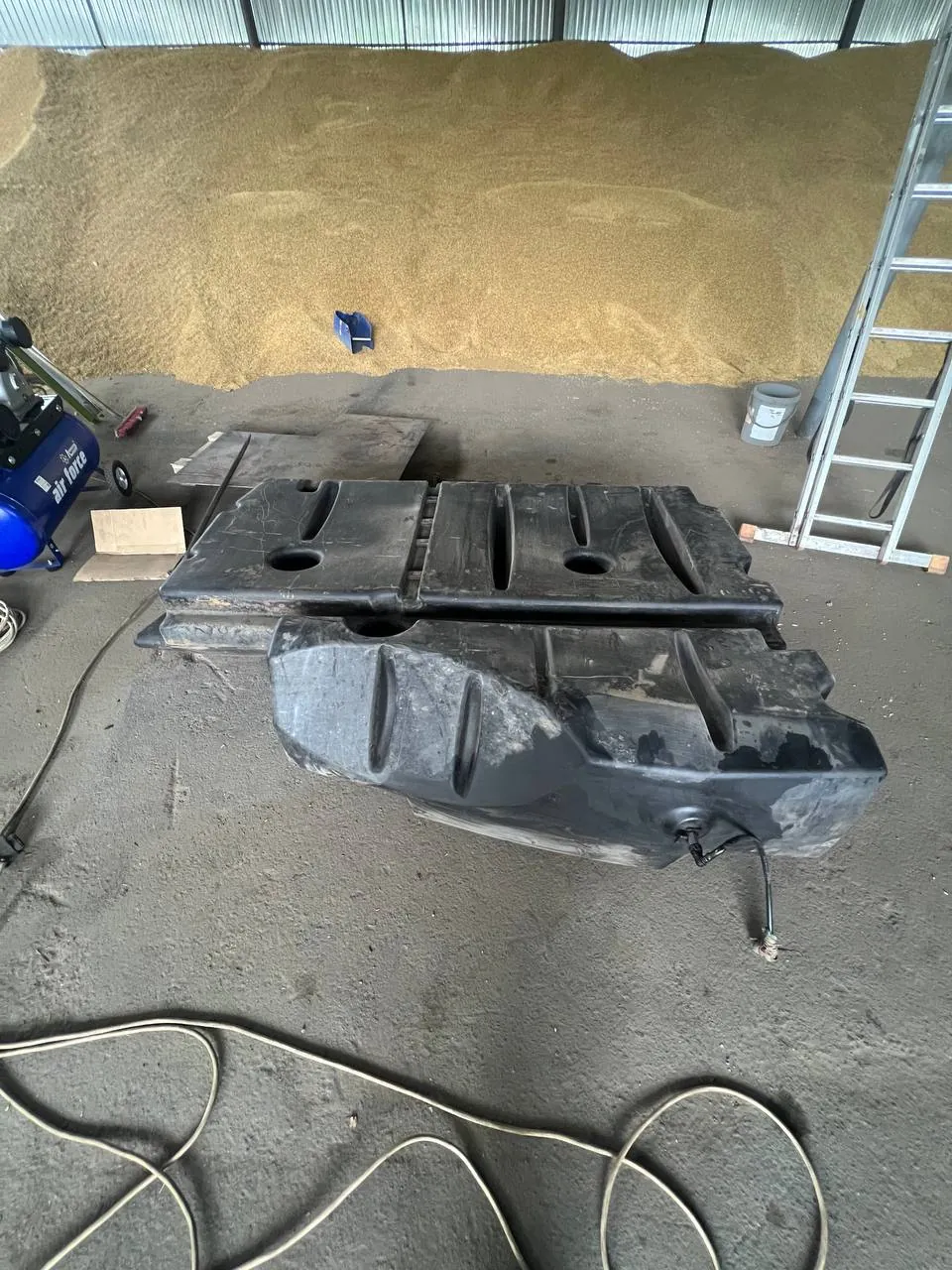 Foto 20 der Reparatur — Kraftstofftank-Reparatur Claas Lexion 580