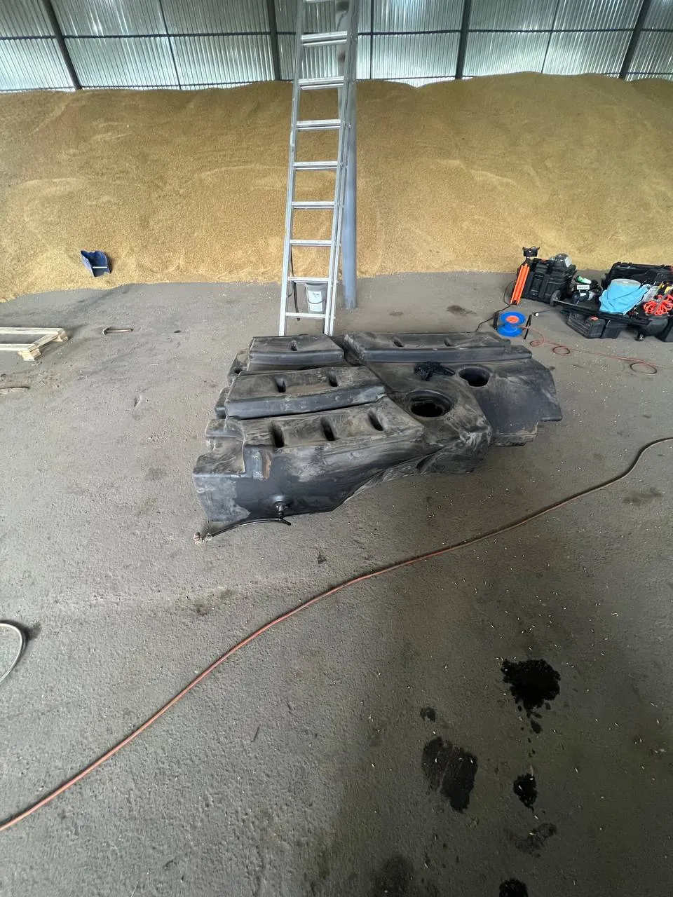Foto 27 der Reparatur — Kraftstofftank-Reparatur Claas Lexion 580