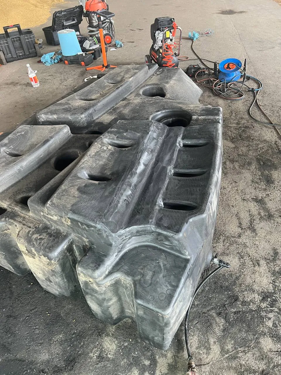 Foto 28 der Reparatur — Kraftstofftank-Reparatur Claas Lexion 580