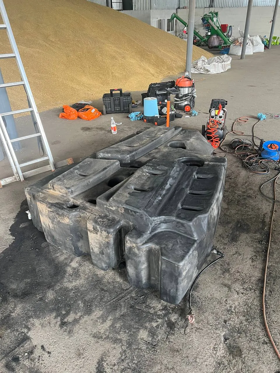 Foto 31 der Reparatur — Kraftstofftank-Reparatur Claas Lexion 580
