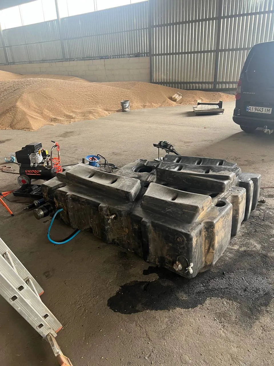 Foto 32 der Reparatur — Kraftstofftank-Reparatur Claas Lexion 580