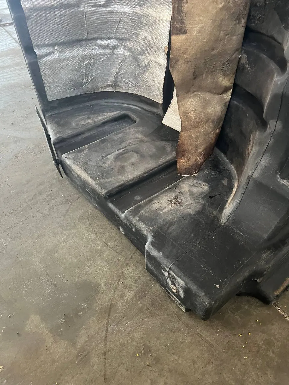 Foto 2 der Reparatur — Kraftstofftank-Reparatur Case 340 — Riss