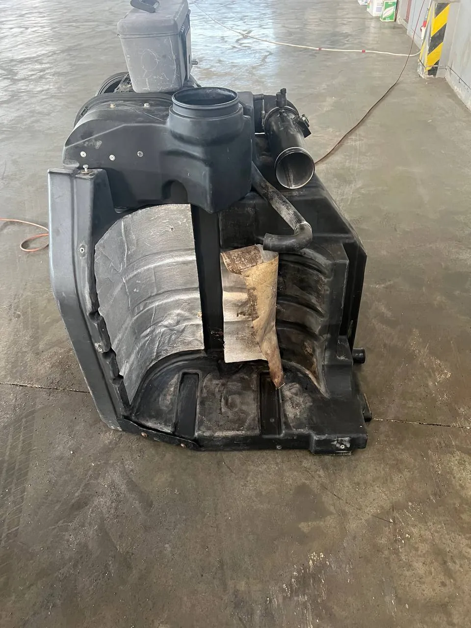 Foto 3 der Reparatur — Kraftstofftank-Reparatur Case 340 — Riss